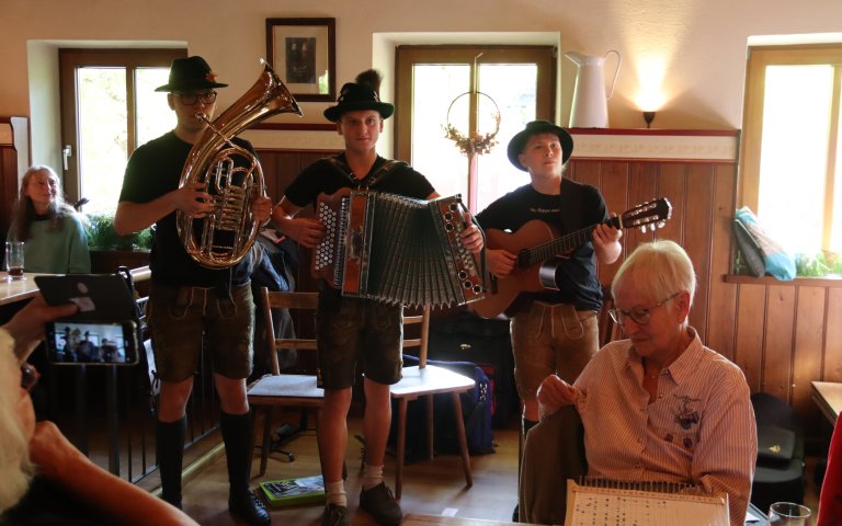 Hoagartn in Grucking - 5 Bilder in der Galerie